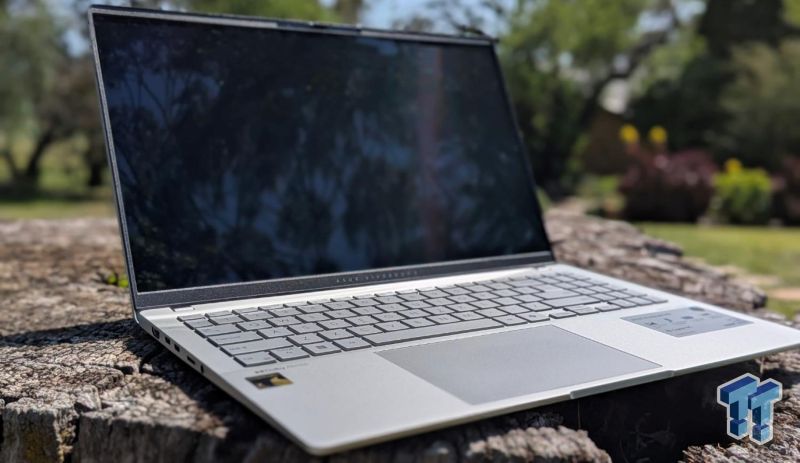 Moc Qualcomm Snapdragon X Elite w ASUS Vivobook S15