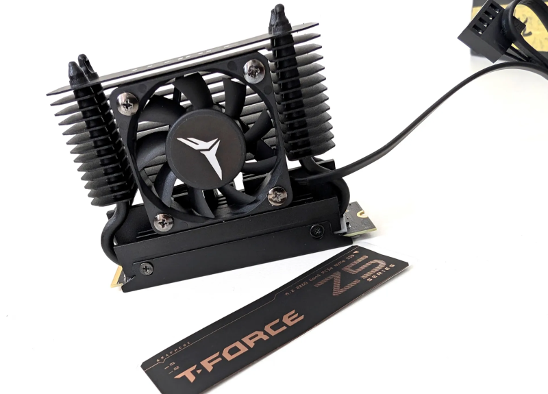 TeamGroup T-Force Z540 4TB SSD i Potężny Cooler Dark AirFlow I